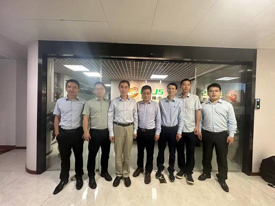 说明: J:\5.william威廉亚洲官方（2022年11月始）\照片\2023.03访企拓岗走访企业\william威廉亚洲官方领导班子一行调研海南创讯技术有限公司合影.jpg