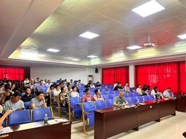 说明: J:\5.william威廉亚洲官方(2022年11月始)\照片\【20240827】教职工大会传达暑期工作会议二十届三中全会精神\微信图片_20240828114454.jpg